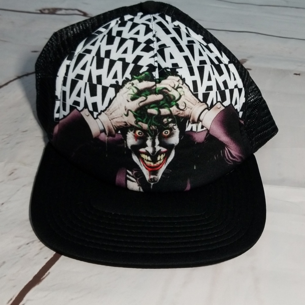 Joker mesh adjustable hat